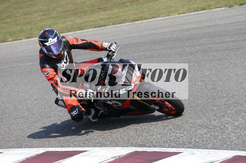 /Archiv-2025/49 26.08.2025 Cornu Master School ADR/blau-bleu/77